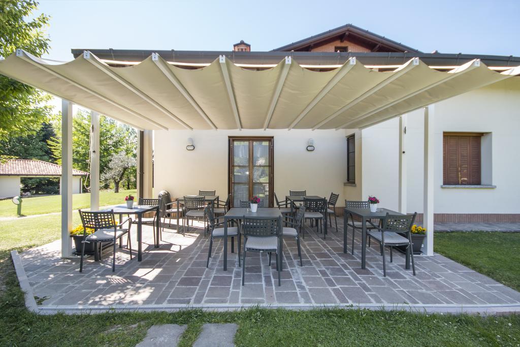 Casa Ceruti Acomodação com café da manhã Villa Guardia Exterior foto